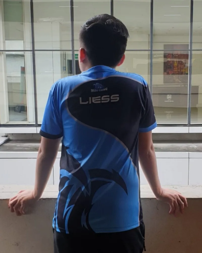 The Mizu Chimu jersey, from behind